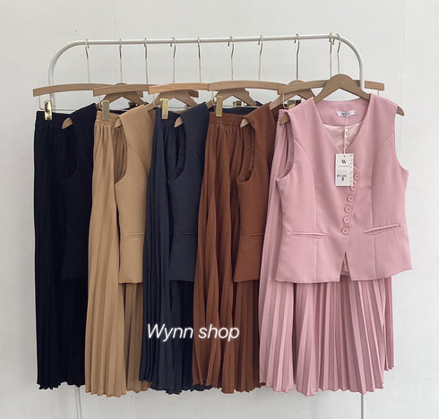 Ladies High End V-neck Vest With Pleated Long Skirts